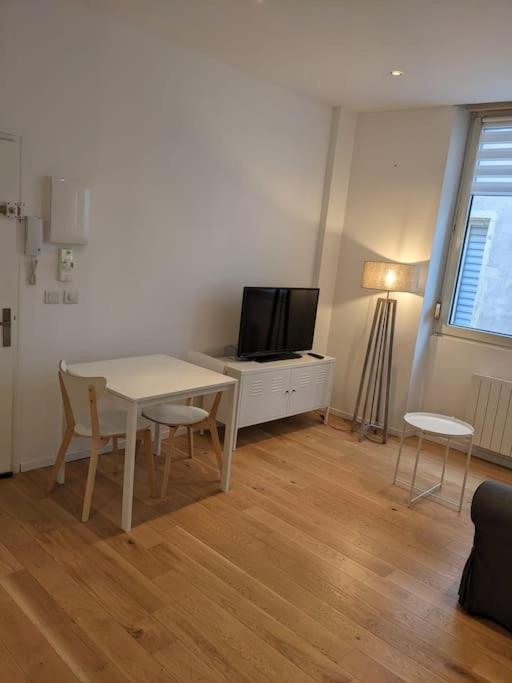 De Charme Au Coeur De La Vieille Apartment
